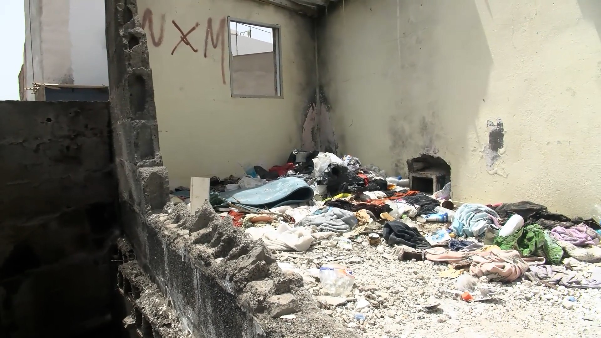 Una joven, de 17 aos, se encuentra en estado crtico con quemaduras tras sufrir una agresin con material combustible presuntamente a manos de un chico, de 20 aos, que estaba con ella cuando sucedieron los hechos en la calle Roque Nublo, en el barrio de La Isleta de Las Palmas de Gran Canaria, segn ha informado el Centro Coordinador de Emergencias y Seguridad del 112 de Canarias y Polica Nacional.